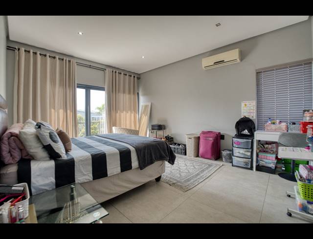 4 BEDROOM HOUSE FOR SALE IN PALM LAKES ESTATE